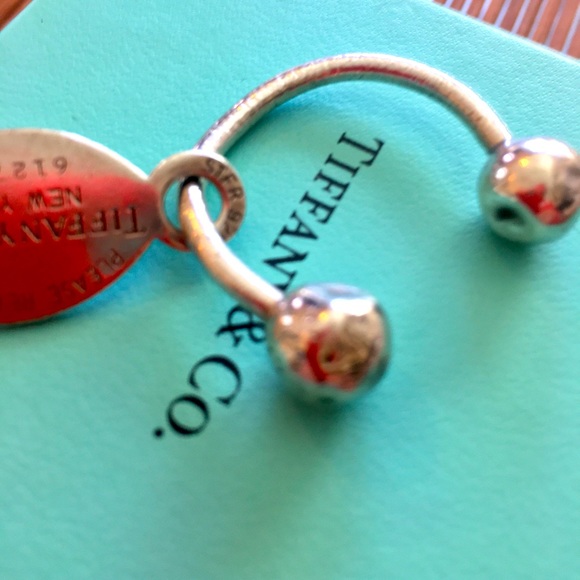 Tiffany & Co. “Return to Tiffany” silver key ring - Picture 3 of 3